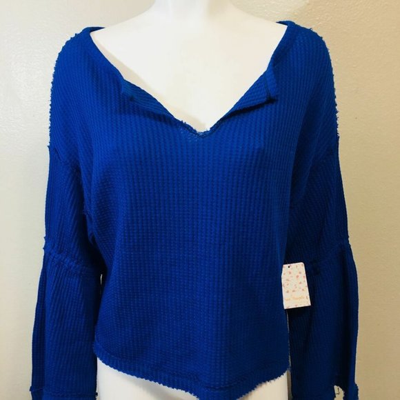 Free People Sweaters - FREE PEOPLE XS Women's Shirt V-neck Blue 3/4s